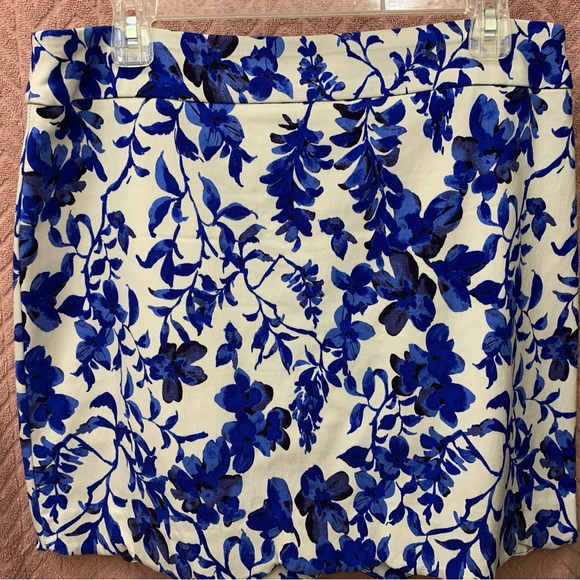 Counterparts Pants - Counterparts Royal Blue Floral Skort with a scalloped hemline; stretchy fabric